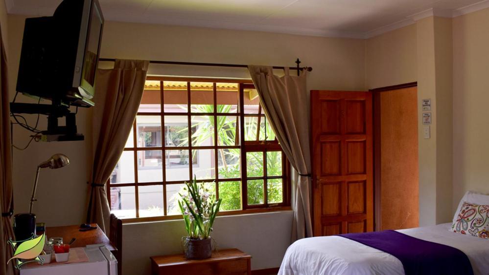 Greenleaf Guest Lodge Блоемфонтейн Екстериор снимка