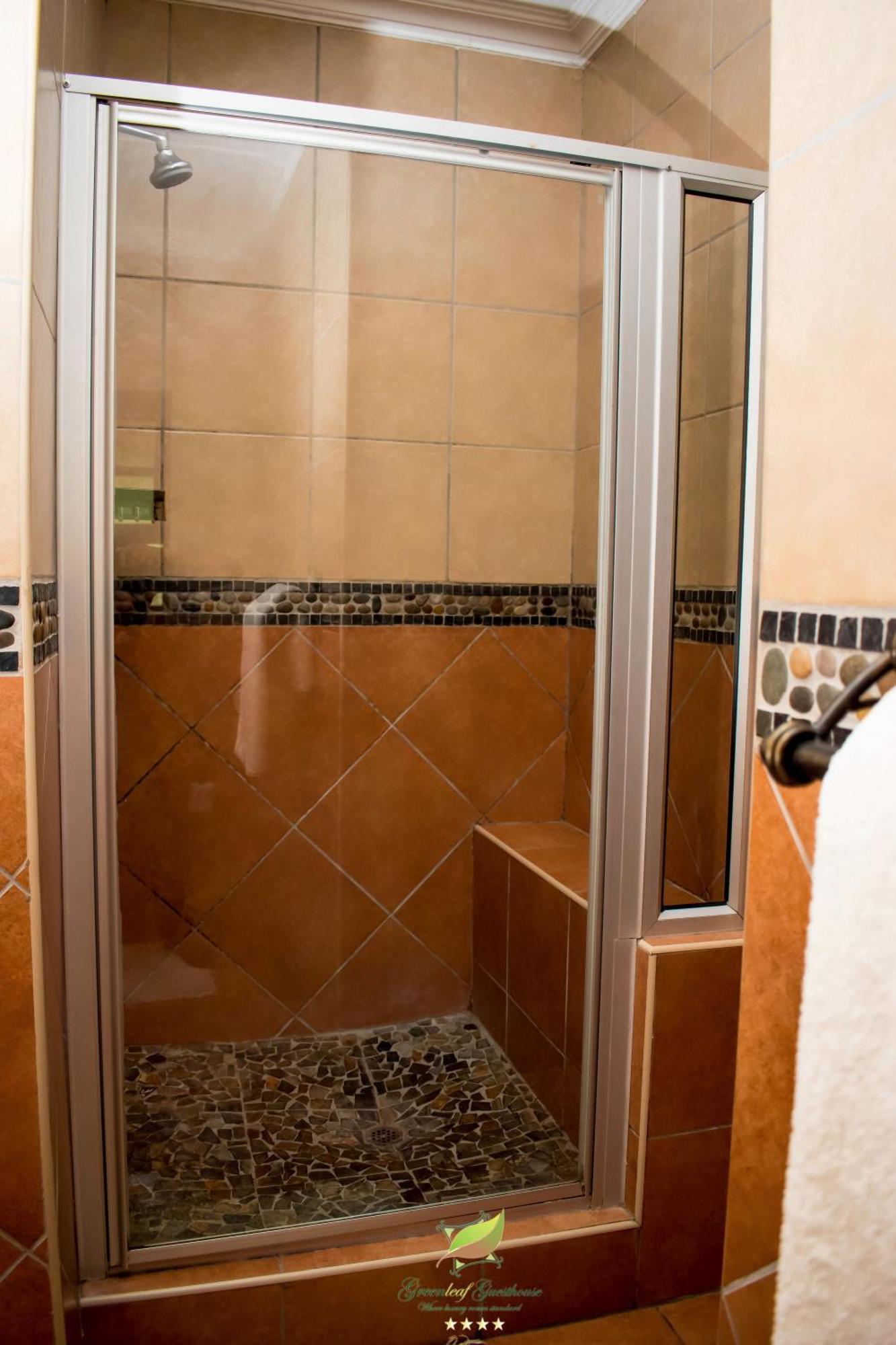 Greenleaf Guest Lodge Блоемфонтейн Екстериор снимка
